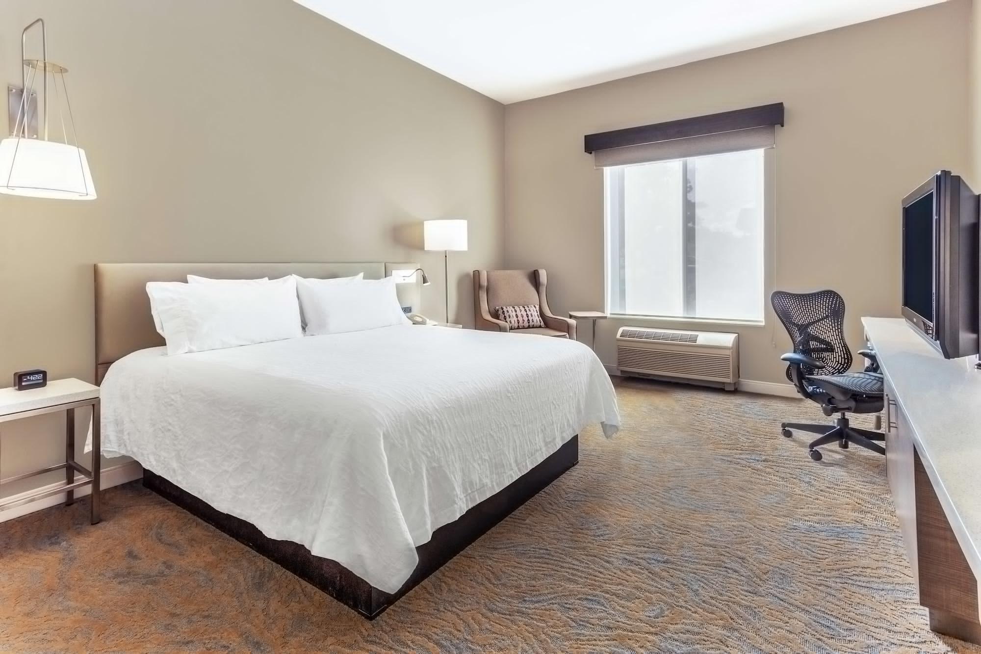 Hilton Garden Inn Saint Charles Ngoại thất bức ảnh