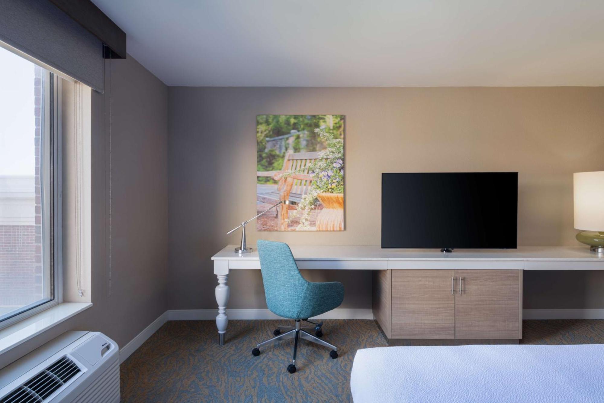 Hilton Garden Inn Saint Charles Ngoại thất bức ảnh