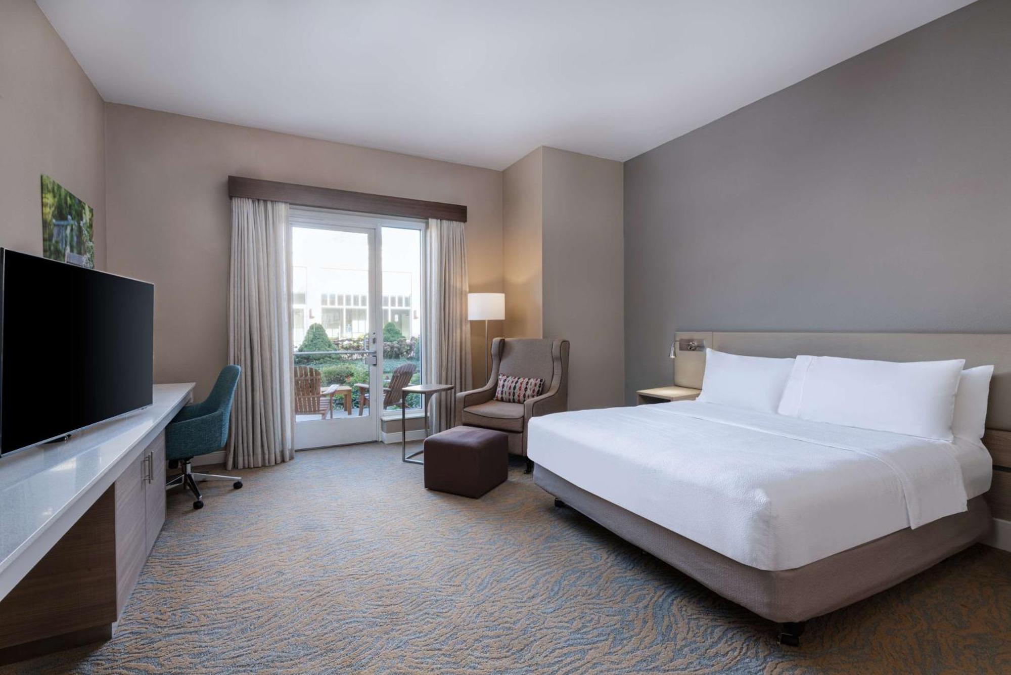 Hilton Garden Inn Saint Charles Ngoại thất bức ảnh