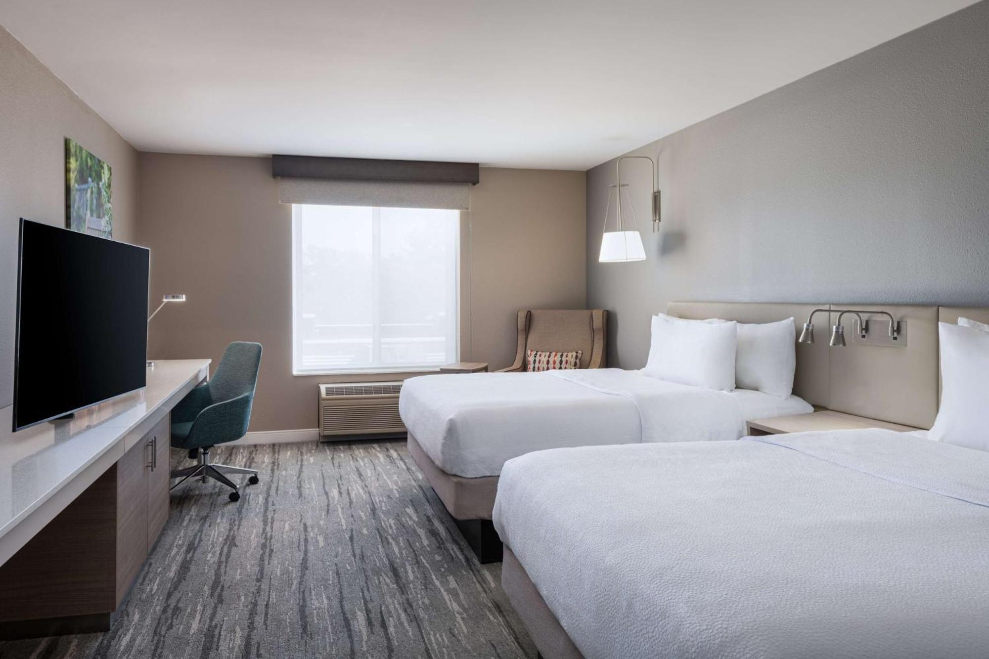 Hilton Garden Inn Saint Charles Ngoại thất bức ảnh