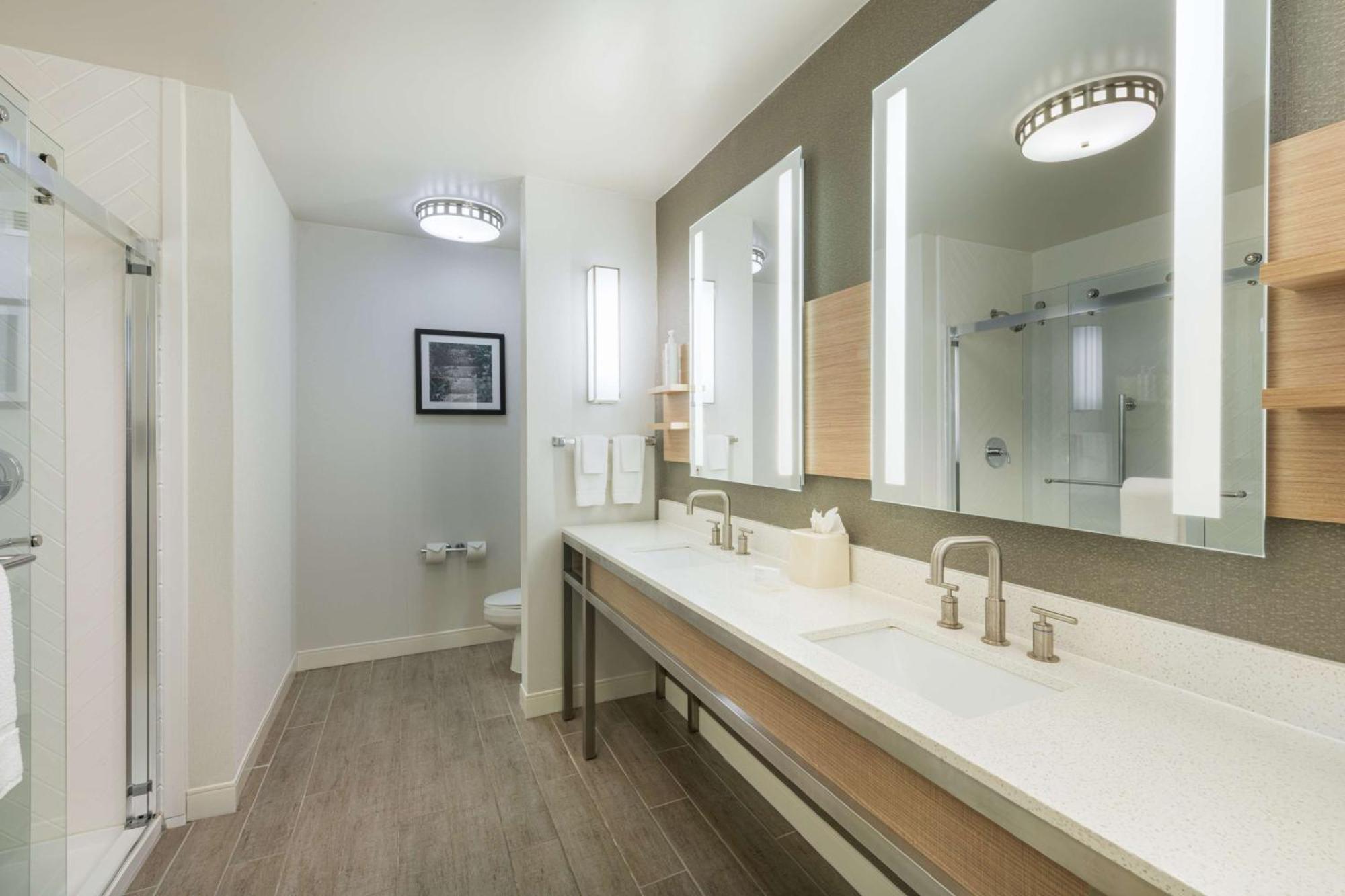 Hilton Garden Inn Saint Charles Ngoại thất bức ảnh