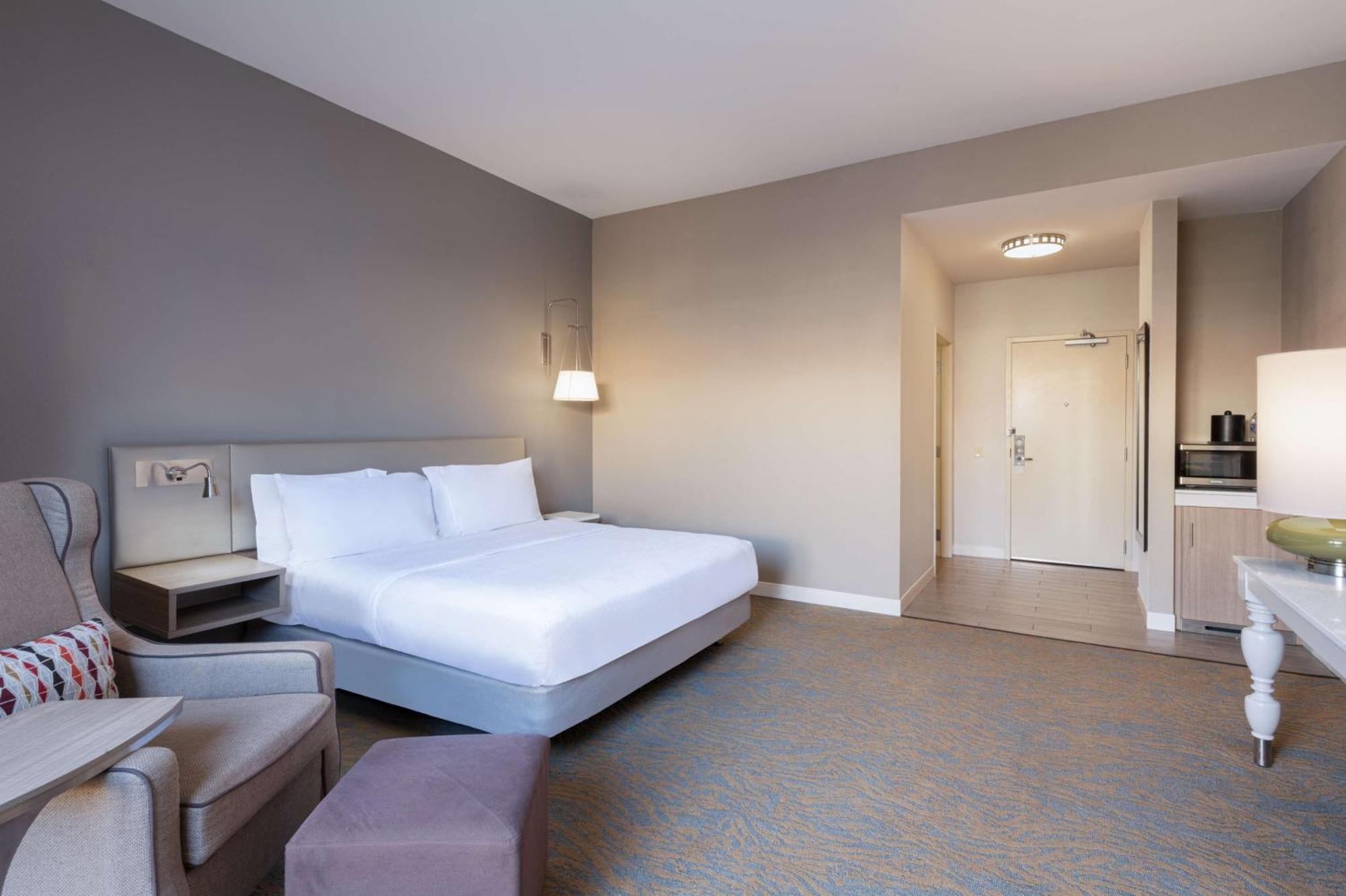 Hilton Garden Inn Saint Charles Ngoại thất bức ảnh