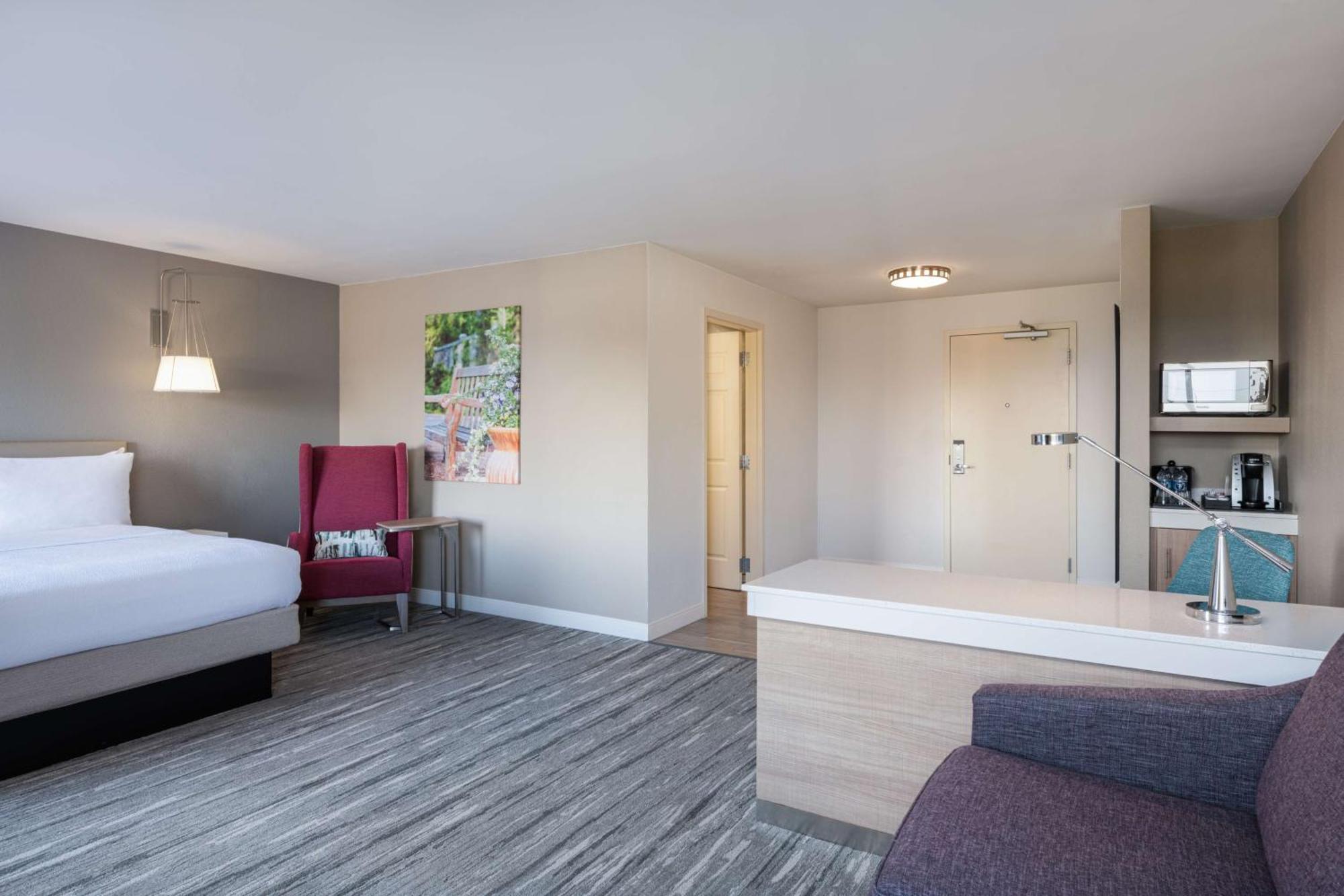 Hilton Garden Inn Saint Charles Ngoại thất bức ảnh