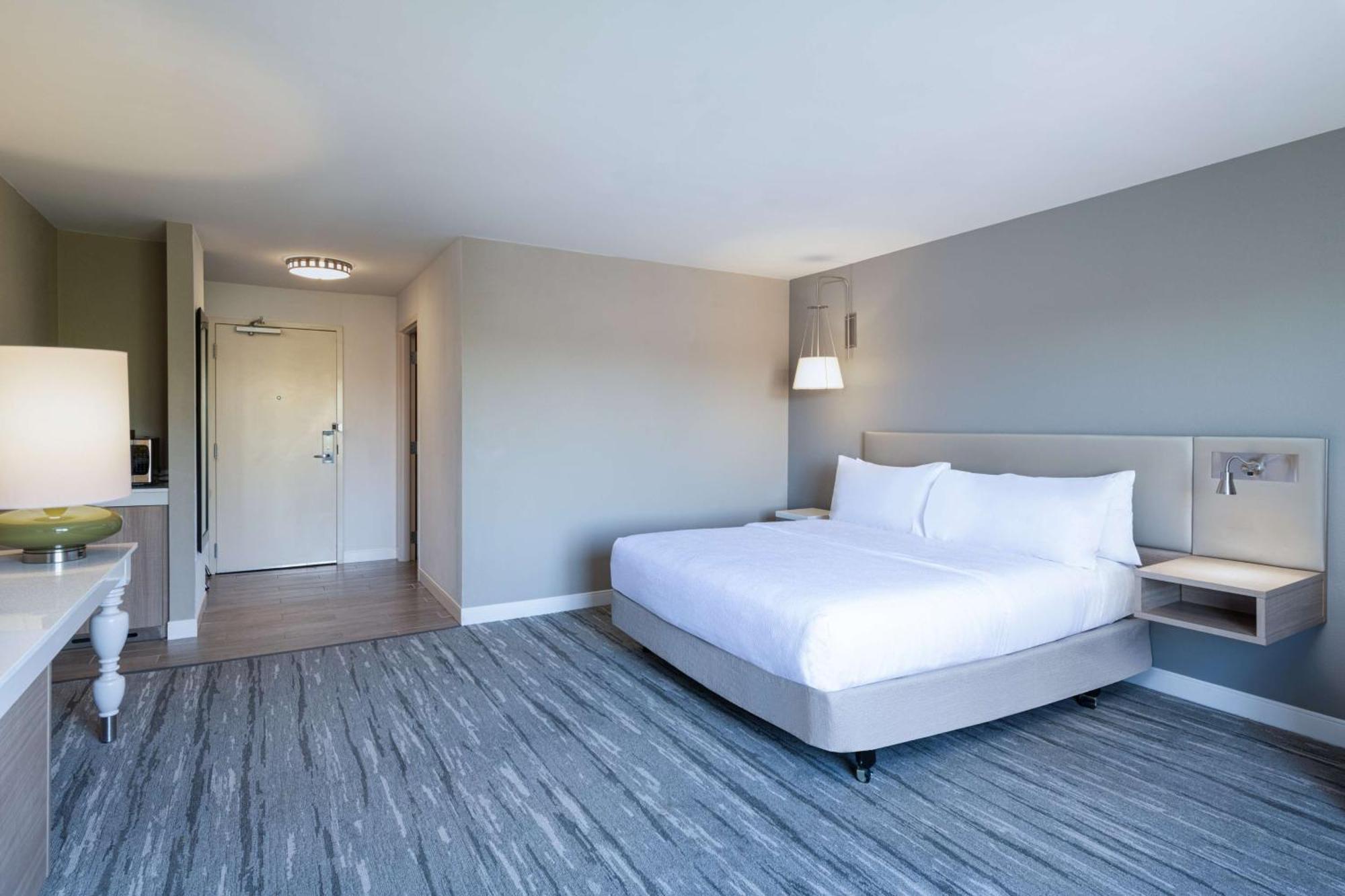 Hilton Garden Inn Saint Charles Ngoại thất bức ảnh
