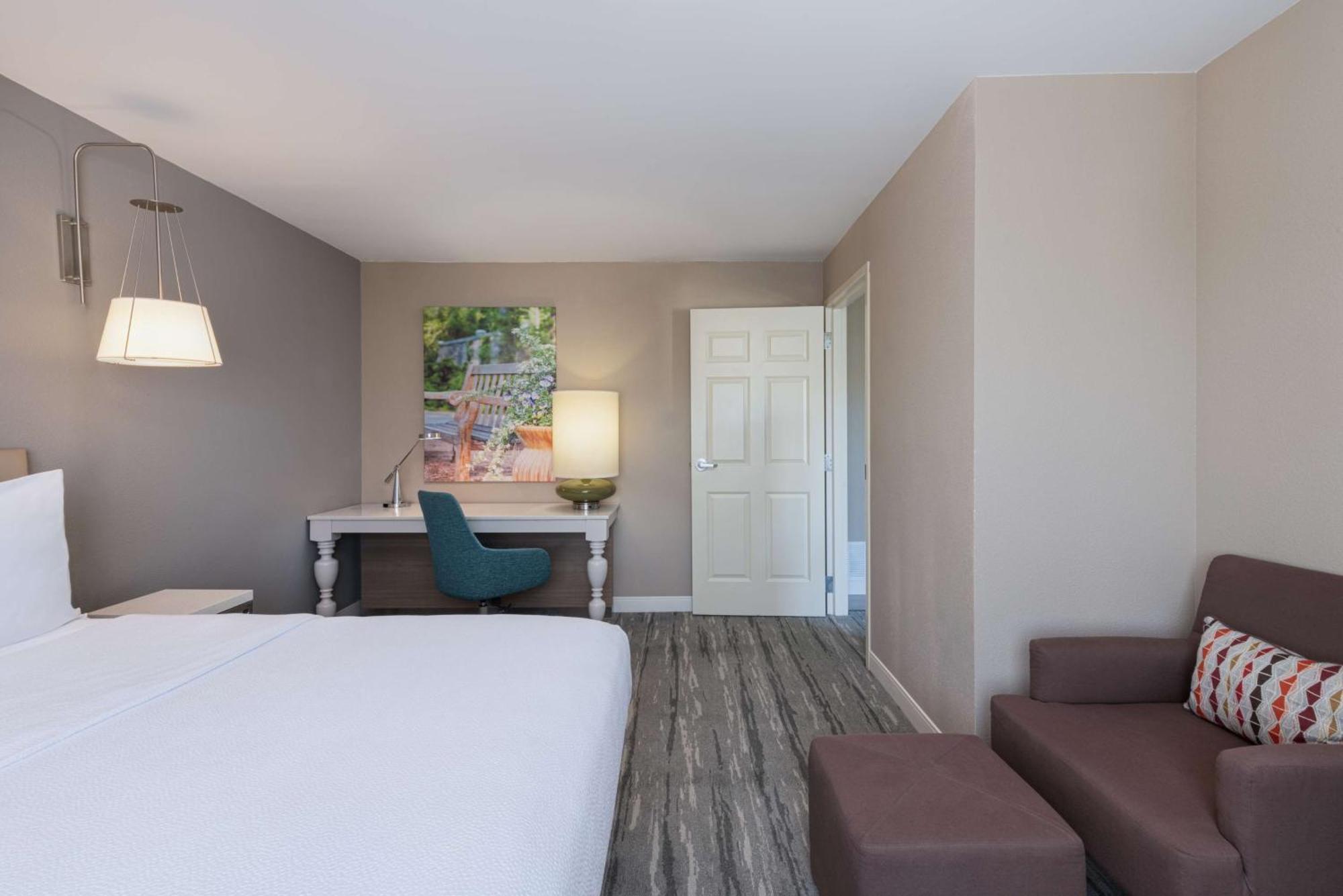 Hilton Garden Inn Saint Charles Ngoại thất bức ảnh