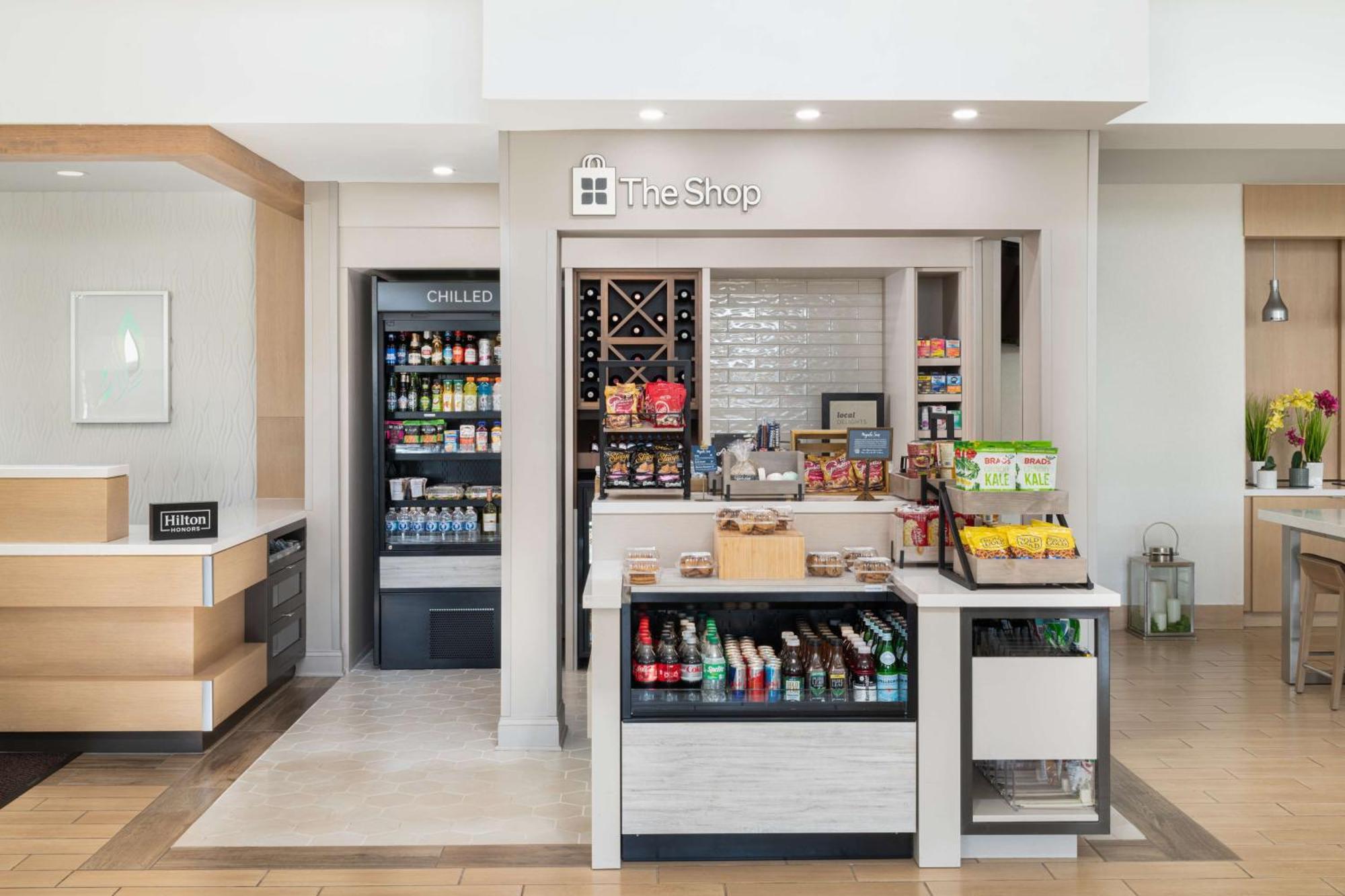 Hilton Garden Inn Saint Charles Ngoại thất bức ảnh