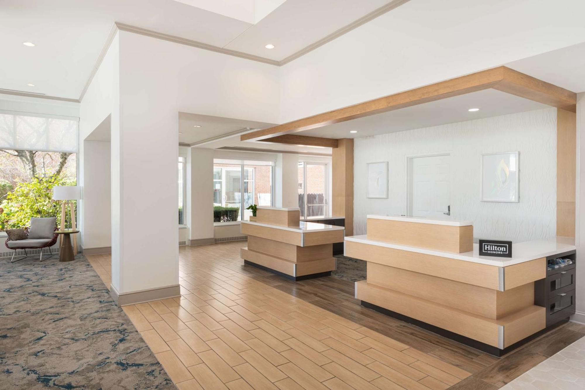 Hilton Garden Inn Saint Charles Ngoại thất bức ảnh